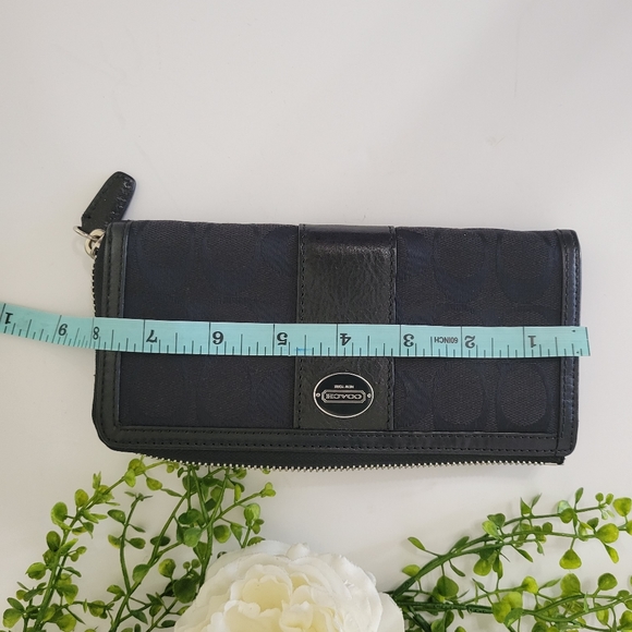 Coach New York  Legacy slim zip signature C's black canvas leather trim wallet - Picture 7 of 8